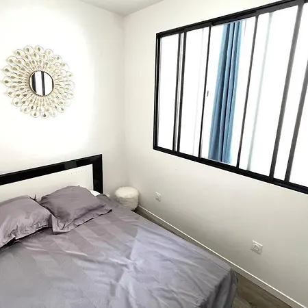 6 Voyageurs Hyper Centre Apartment